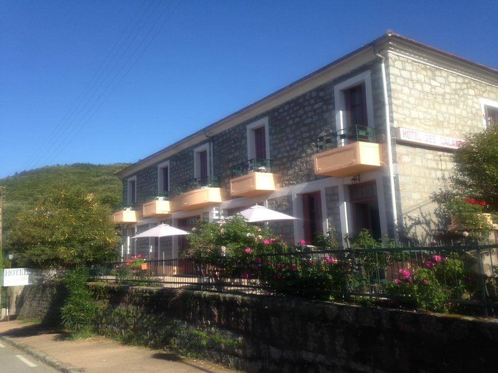 Hotel Les Calanques เพียนา ภายนอก รูปภาพ