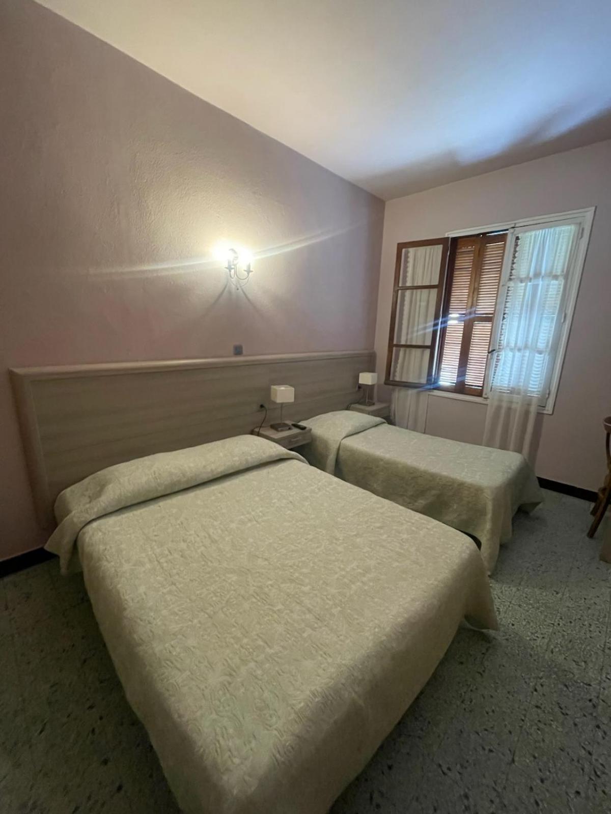 Hotel Les Calanques เพียนา ภายนอก รูปภาพ
